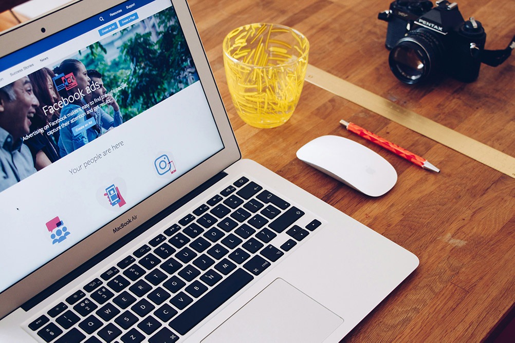 How to Use Customer Reviews in Facebook Ads — Faster & Smarter